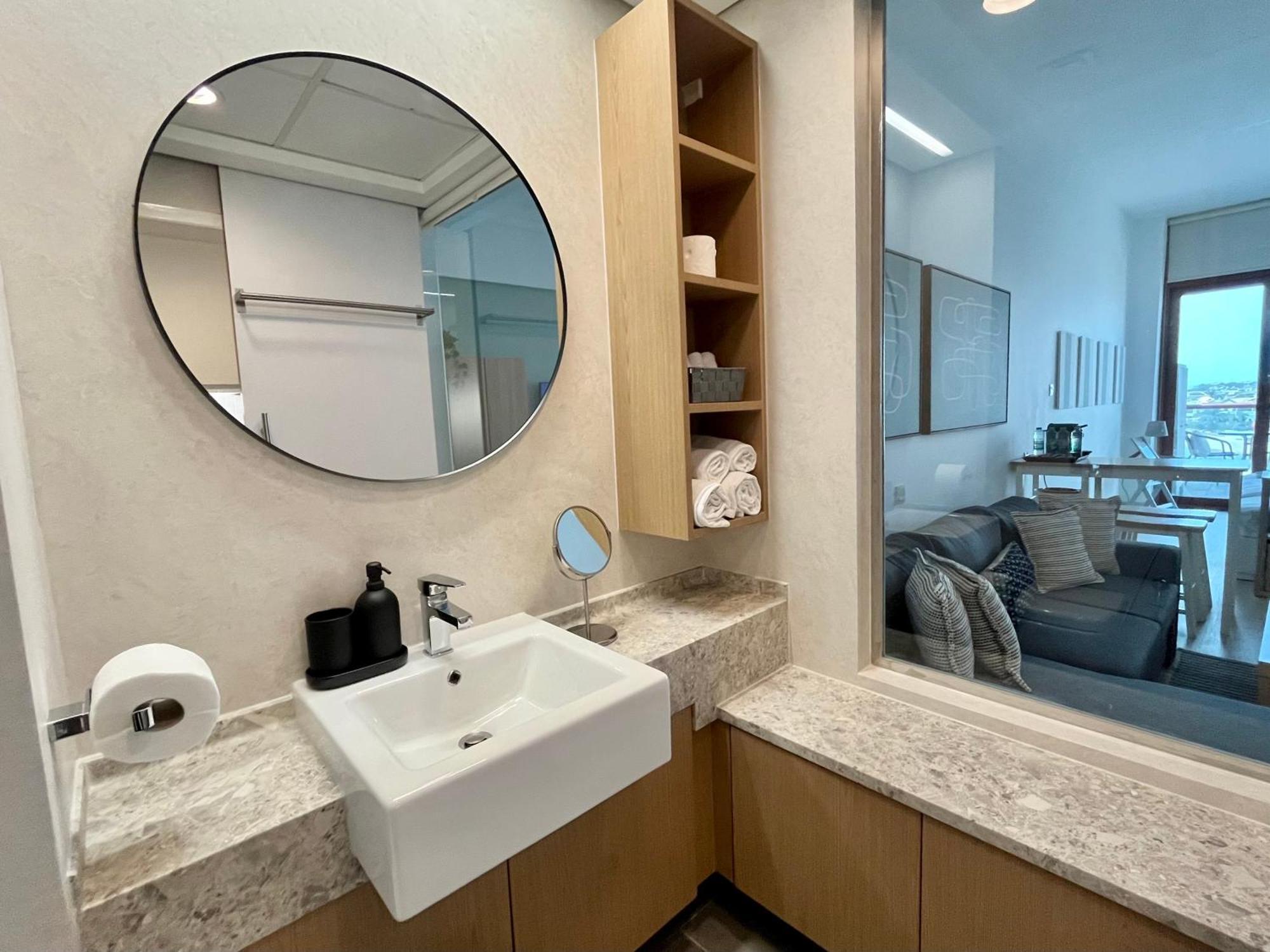 Palm Jumeirah Upgraded & Cozy Boutique Apartment ดูไบ ภายนอก รูปภาพ